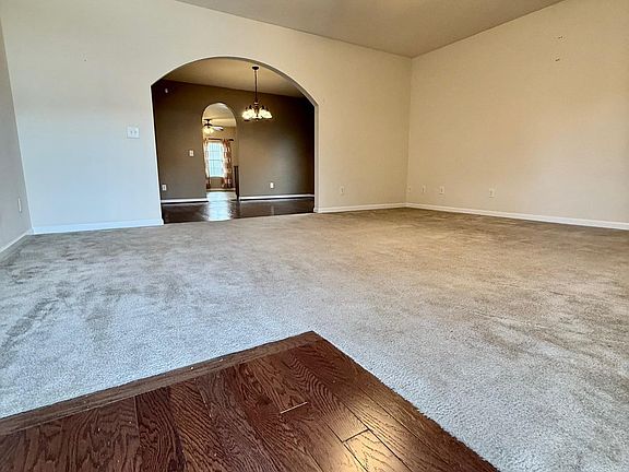 4th image of 5015 Kelly Creek St