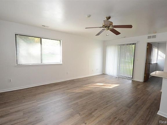 5th image of 42803 Lilley Pointe Dr #139