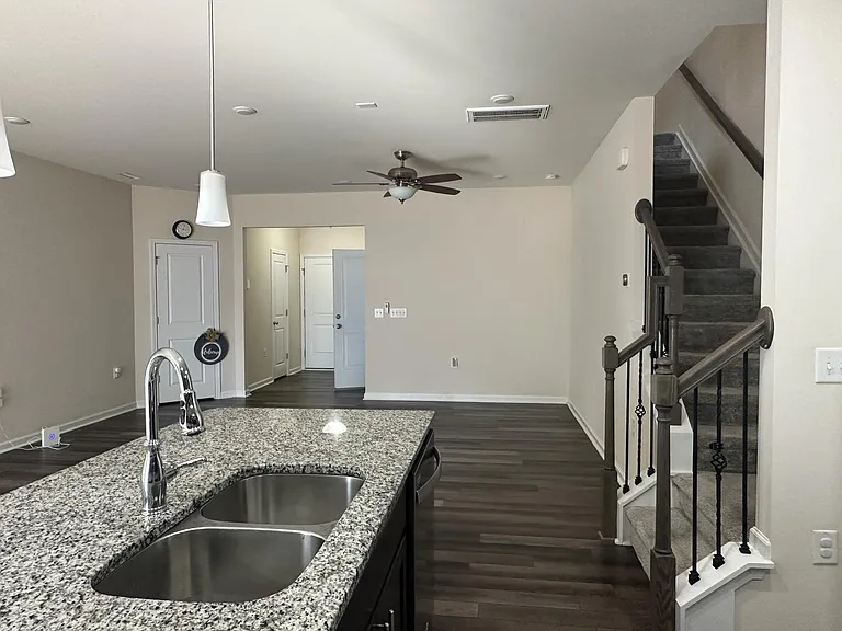 108 Pelsett St — Photo 35