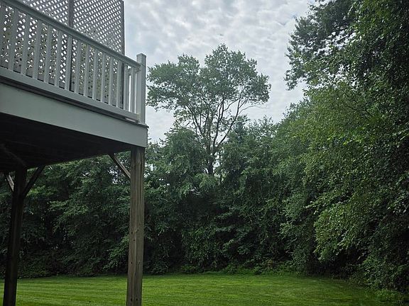 5th image of 486 Jacobsen Dr