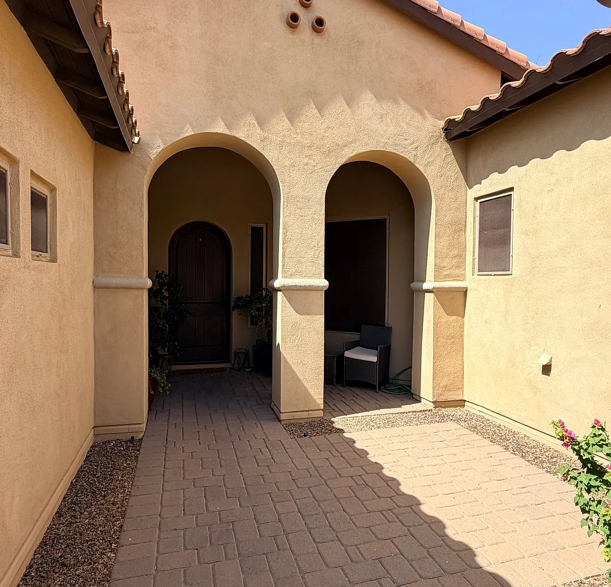 1518 E Hazel Dr — Photo 1