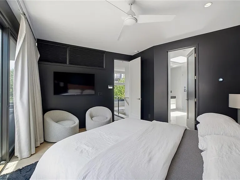 715 Ralph McGill Blvd NE — Photo 28
