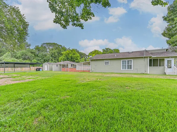 5220 Krueger Dr, Dickinson, TX 77539