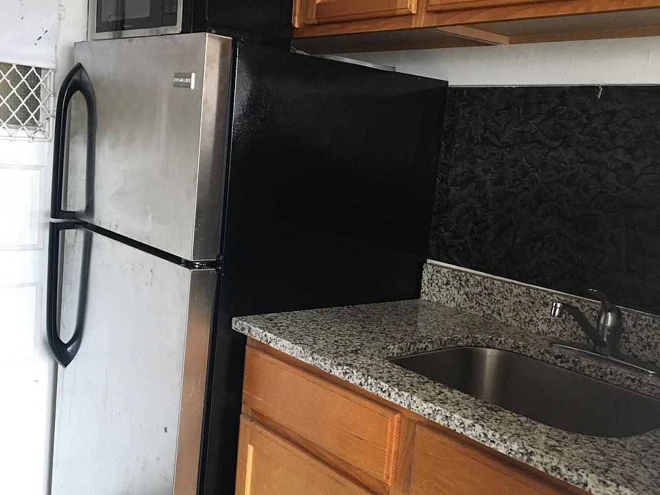 1st image of 1614 W Sunnyside Ave APT 3W
