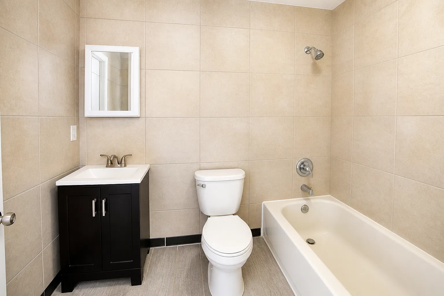 3 bed, $1,995 — Photo 4