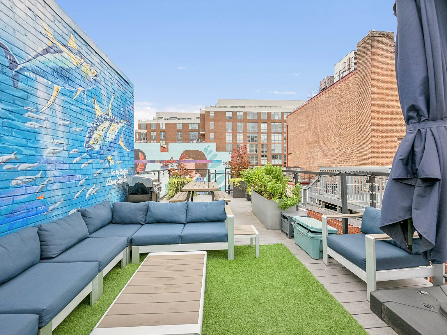 2 bed, 1000 sqft, $4,200 — Photo 2