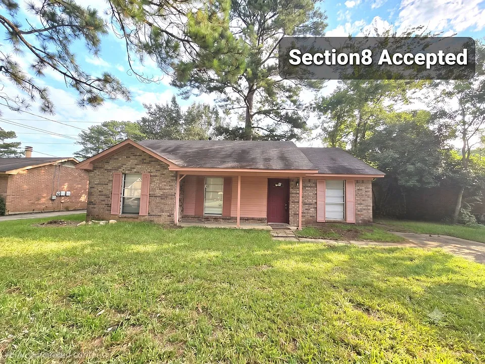 6133 Jennifer Ln