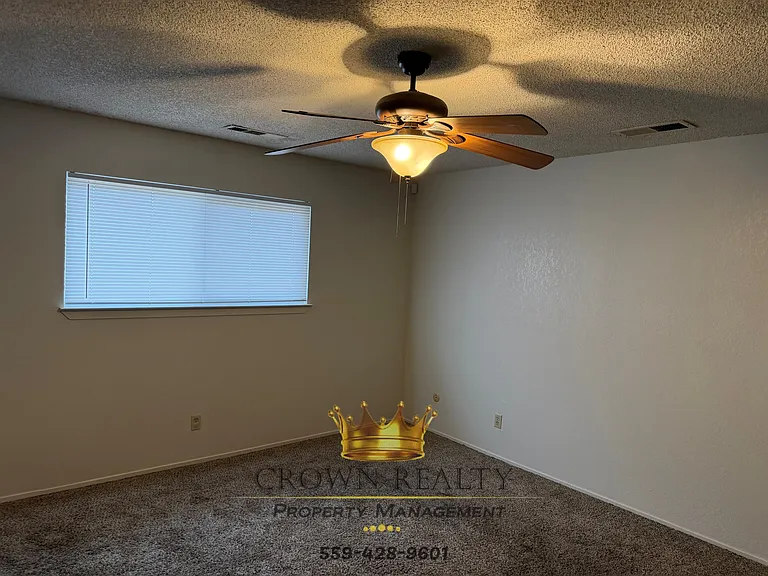703 Mariposa Ave — Photo 3