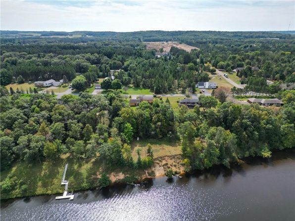 6720 South Shore Drive, Altoona, WI 54720