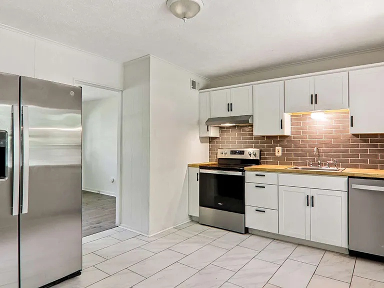 325 Comet Dr — Photo 6