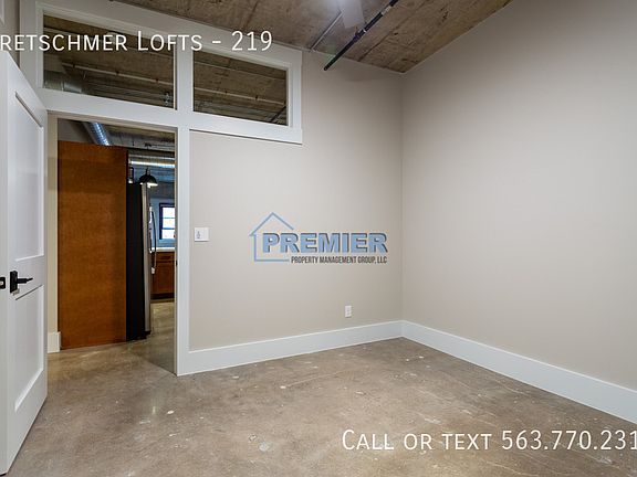 5th image of 895 Washington St #219