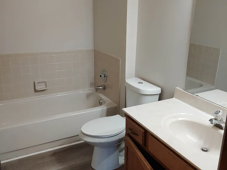 208 W Greenwood St — Photo 6