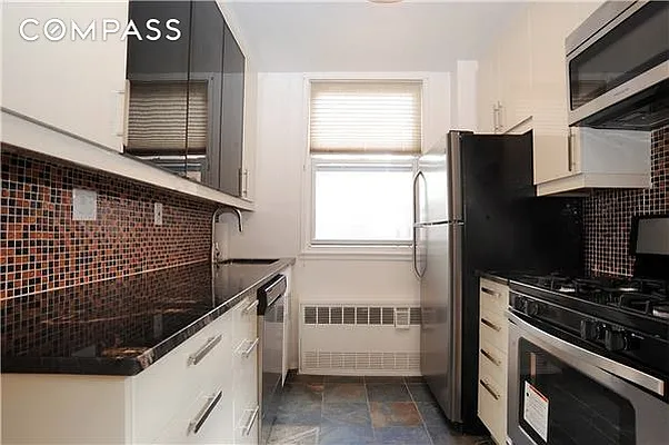 Rented by Compass | media 7