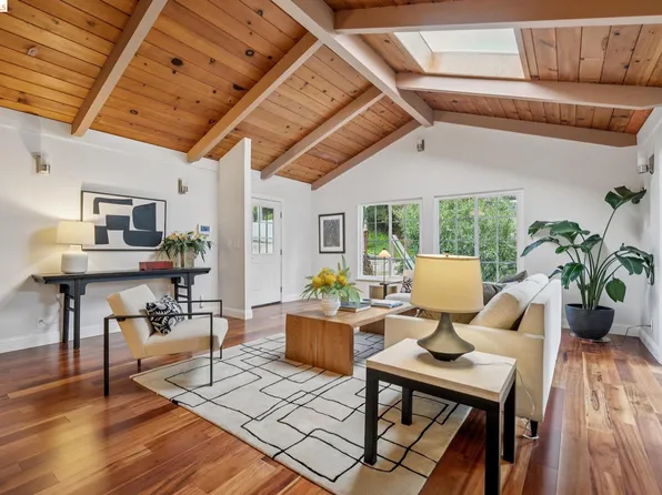 6785 Aitken Dr, Oakland, CA 94611