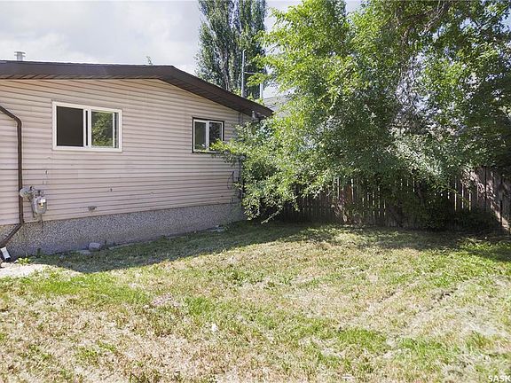 2nd image of 1450 15th STREET W