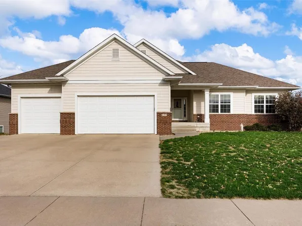 820 Juniper Ave, Robins, IA 52328