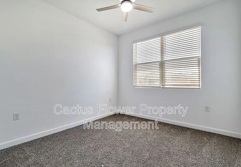 1718 W Sombra Ave — Photo 35