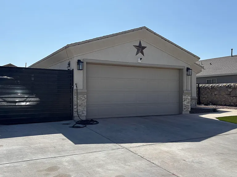 11613 Flor Galatea Way — Photo 2