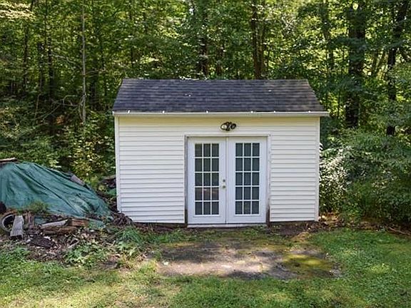 3rd image of 78 Shelter St