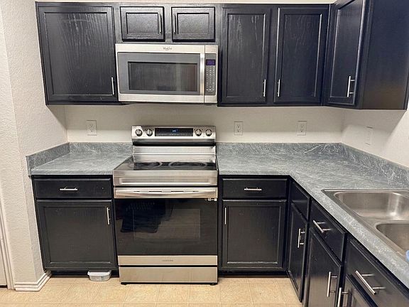 5th image of 3610 Latigo Dr
