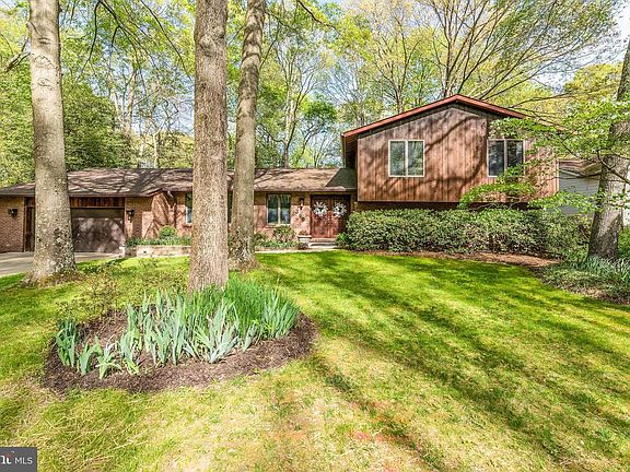 3rd image of 369 Stonehouse Dr