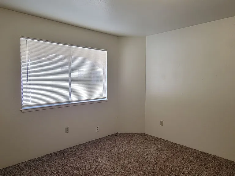 1232 Burton Ct — Photo 12