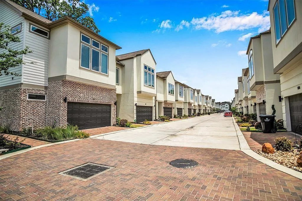 Building Photo - 135 Knightsbridge Park Ln