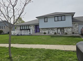 8919 Meadowview Dr, Orland Hills, IL 60487