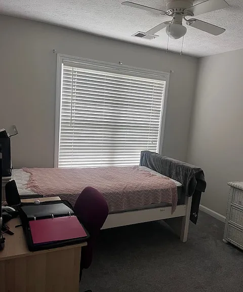Eagle Dr — Photo 1