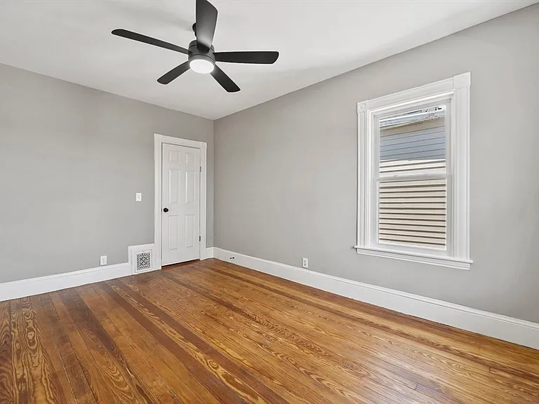18 Lyon St #3 — Photo 16