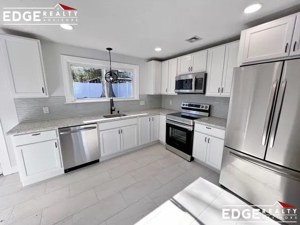 34 Crawford Rd, Braintree, MA 02184