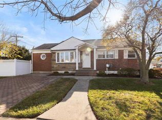 2388 Flora Ln, East Meadow, NY 11554