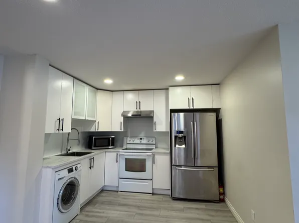 3071 Timber Ct, Coquitlam, BC V3E 2Y8