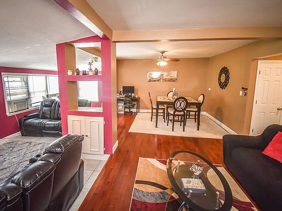 3rd image of 558 Crescent Ave