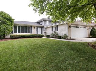 6967 Ticonderoga Rd, Downers Grove, IL 60516