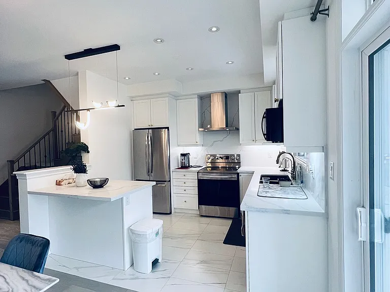80 Massachusetts Ln — Photo 5