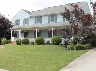 31 N Pin Oak Dr, Boiling Springs, PA 17007