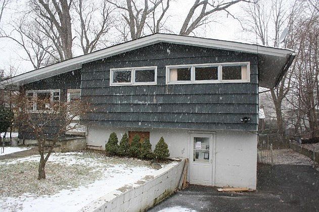 1st image of 93 Sears Ave