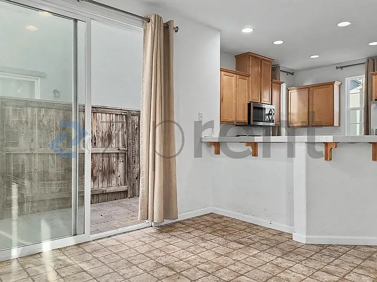 8464 Roseto Rd — Photo 12