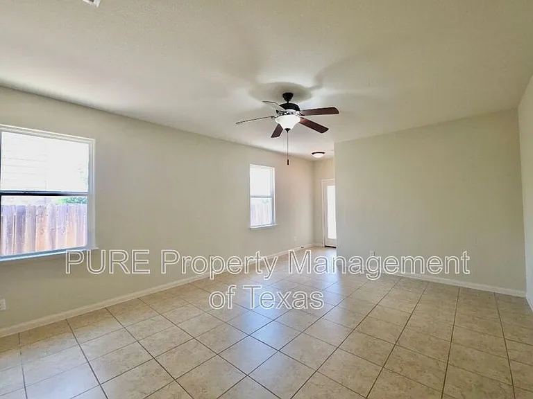 1697 Breanna Ln — Photo 5