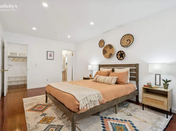 27-16 41st Avenue image 7 of 13