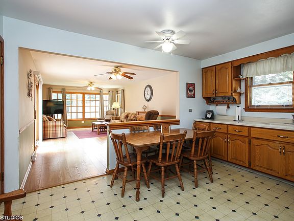 4th image of 319 Orchard Ter