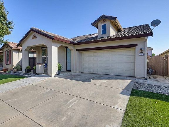 2nd image of 2928 N Platte Way