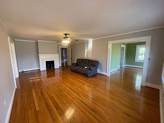 2nd image of 133 E Church St