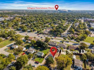 715 Scott Dr, Arlington, TX 76012