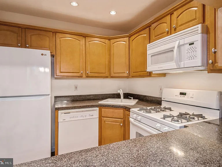 101 Quince Ct — Photo 6