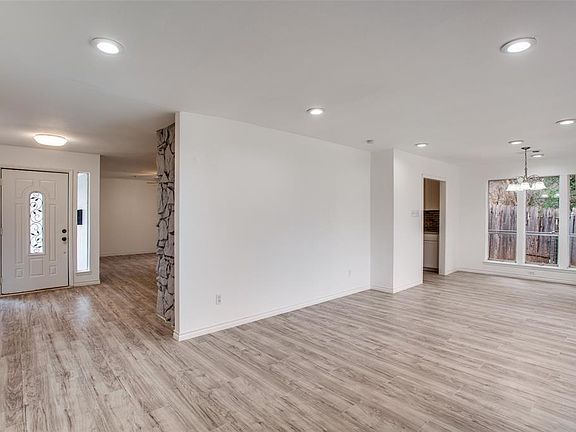 4th image of 5445 Wedgmont Cir N