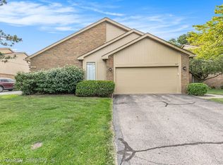 660 Tennyson, Rochester, MI 48307