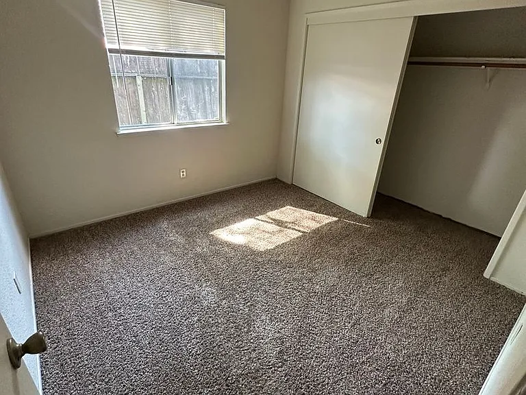 2348 W Pinon Ct — Photo 12