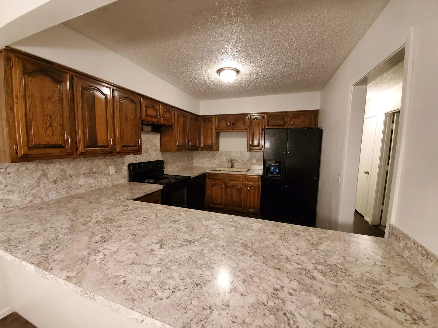 106/108 Westpark N Dr Duplex — Photo 3